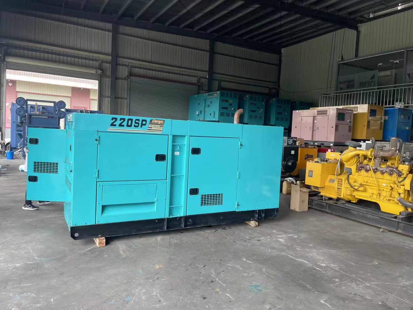 恩平800kW 柴油发电机的输出电流波动范围是多少？