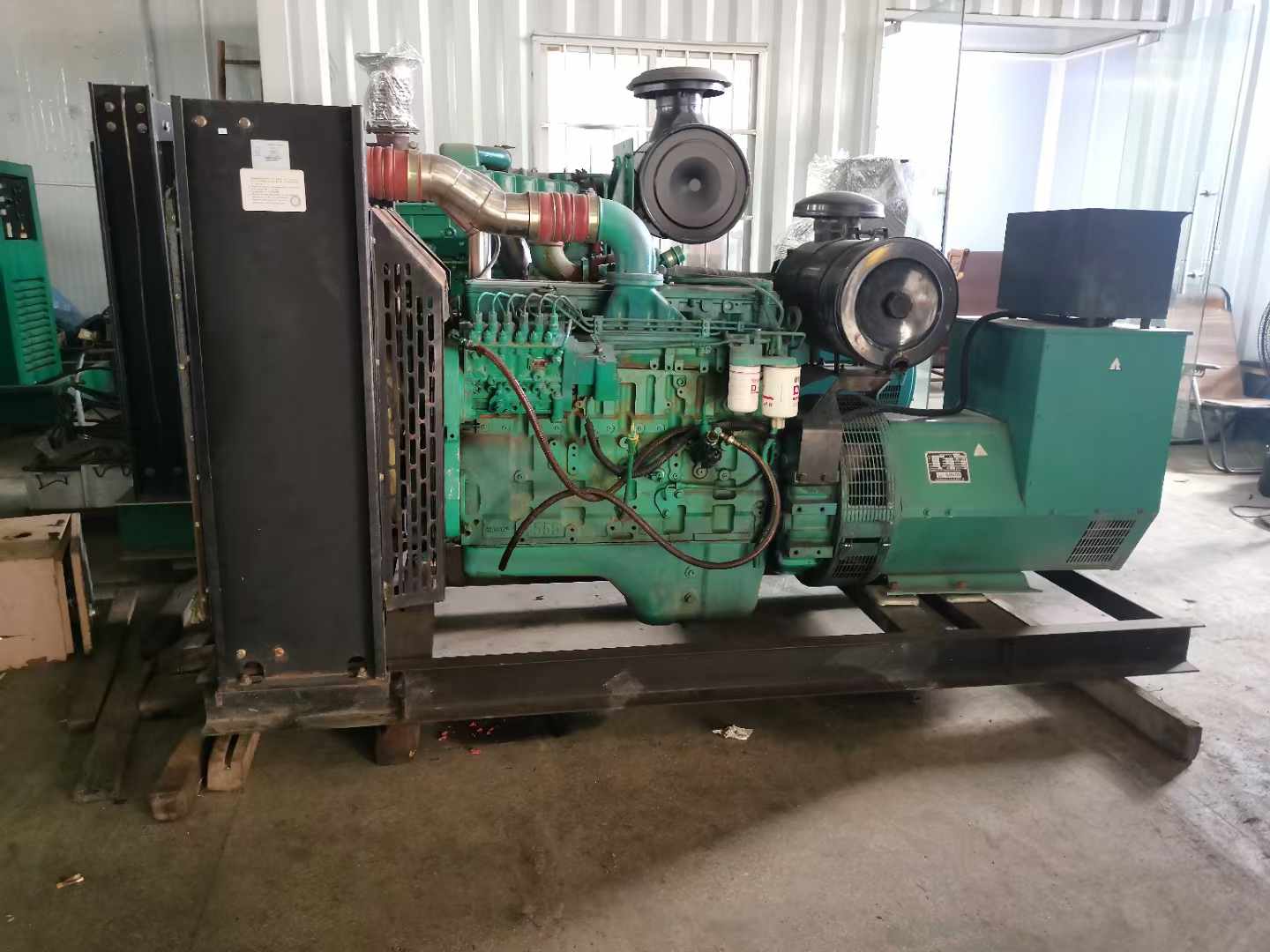 恩平发电机租赁如何确定电缆的承载电流是否在安全范围内？