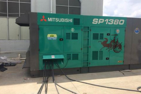 恩平为什么有些柴油发电机组的输出电压可以调节？