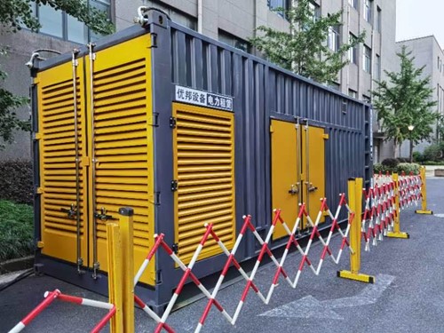 恩平如何使用转速表检查发动机的转速？