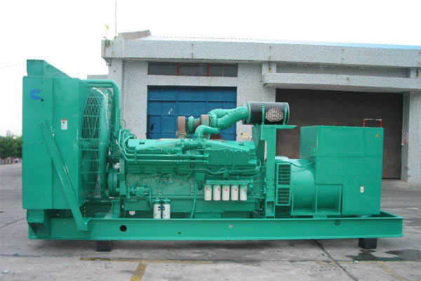 恩平工厂发电机应急发电时如何更准确地检查发电机状态？