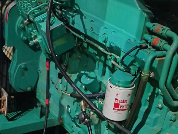 恩平如何确定新的发电机组控制系统是否与原系统兼容？