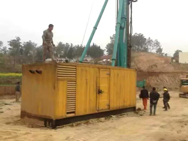 恩平如何判断水冷式机油散热器密封件是否需要更换？